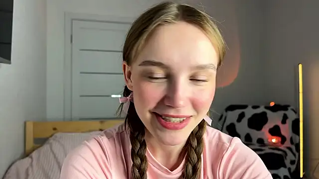 Lolatatee online show from 8, 3, 2026