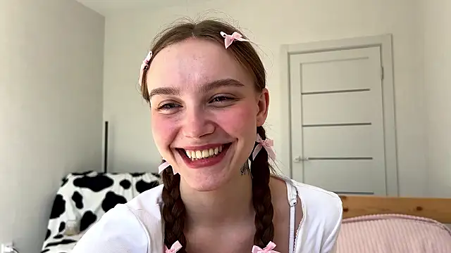 Lolatatee online show from 12, 3, 2026