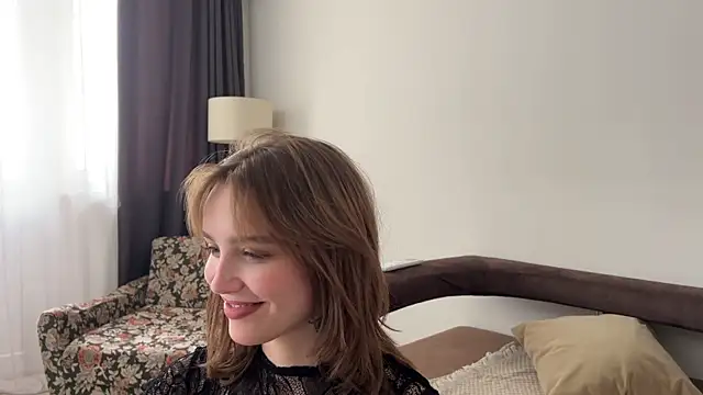 Lolatatee online show from 18, 4, 2026