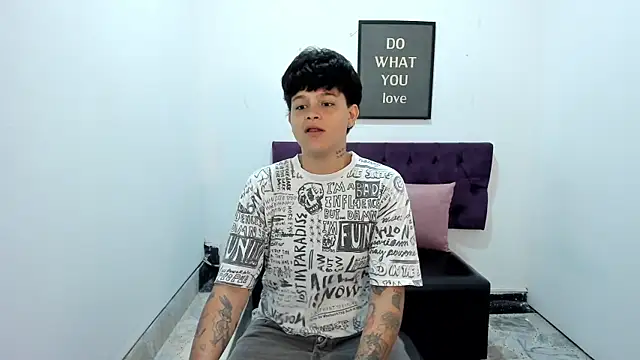 TomBoy Natali online show from 18, 4, 2026