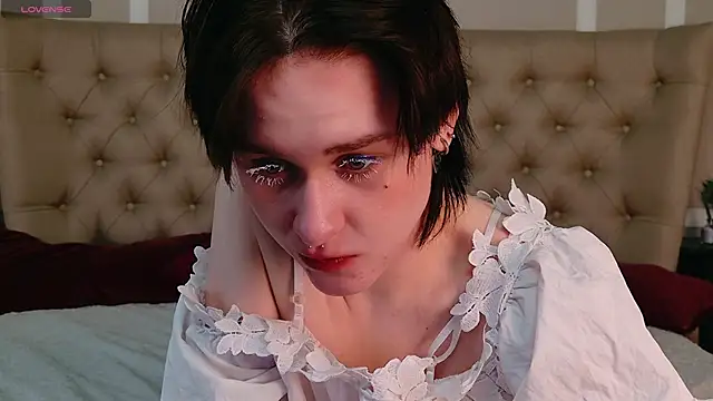 BlackLunaa online show from 6, 3, 2026