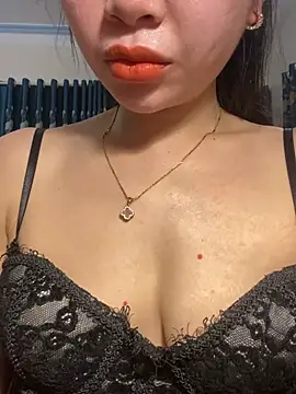 Snapshot of Liisa_loveU chatting on 19, 6, 2026 Liisa loveU online show from 19, 6, 2026