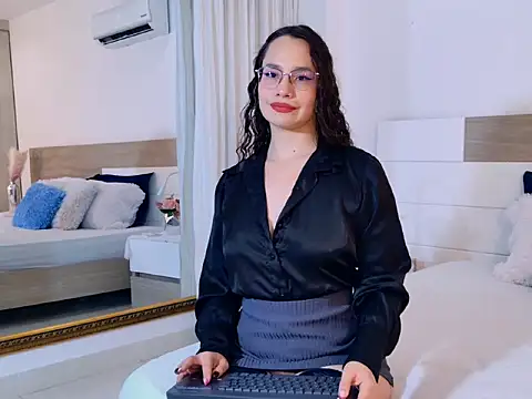 EmmaRicco online show from 28, 4, 2026