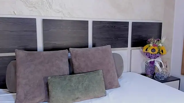 Snapshot of Natalia_Cruzz chatting on 6, 7, 2026 Natalia Cruzz online show from 6, 7, 2026
