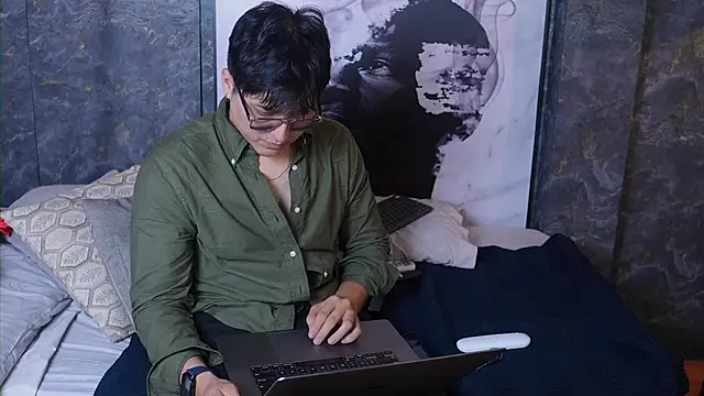 Mia and Belmonth online show from 13, 4, 2026