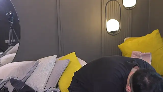 Mia and Belmonth online show from 27, 3, 2026