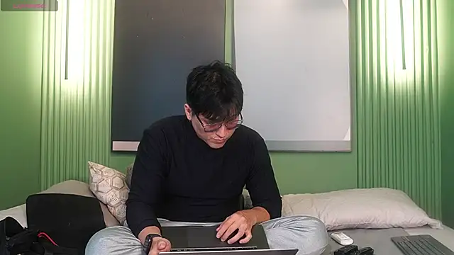 Mia and Belmonth online show from 15, 4, 2026