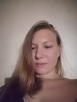 Snapshot of August_Shine chatting on 10, 6, 2026 August Shine online show from 10, 6, 2026
