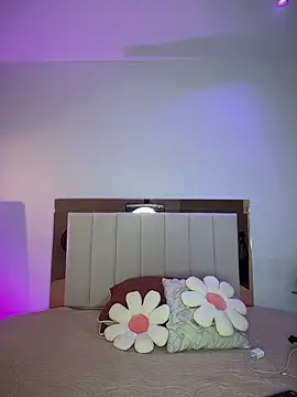 Mia Becket  online show from 9, 3, 2026