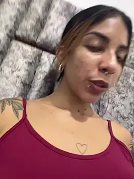 Snapshot of VioletaHills_ chatting on 12, 6, 2026 VioletaHills online show from 12, 6, 2026