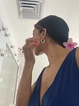 VioletaHills  online show from 25, 3, 2026