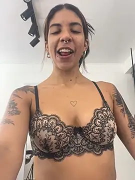 Snapshot of VioletaHills_ chatting on 27, 5, 2026 VioletaHills online show from 27, 5, 2026