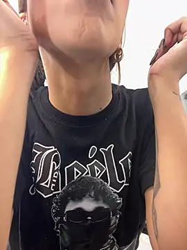 VioletaHills  online show from 6, 3, 2026