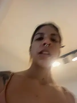 VioletaHills  online show from 15, 4, 2026