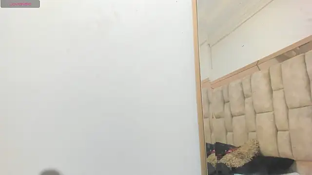 Titan Moreno  online show from 21, 4, 2026