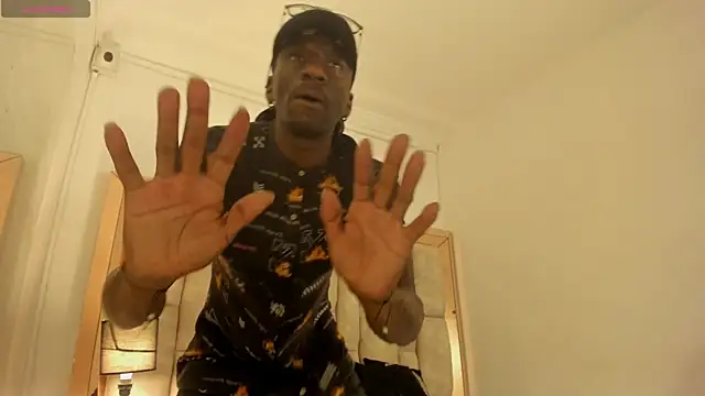 Titan Moreno  online show from 15, 4, 2026