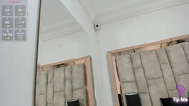 Titan Moreno  online show from 27, 3, 2026