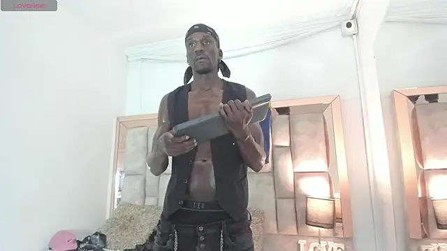 Snapshot of Titan_Moreno_ chatting on 15, 7, 2026 Titan Moreno online show from 15, 7, 2026