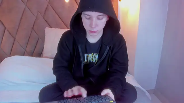 hollannd  online show from 19, 6, 2026