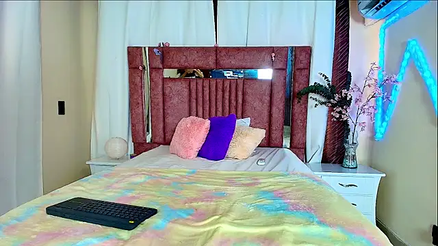 Lia Fox1 online show from 2, 3, 2026