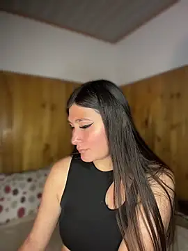 Snapshot of Miss_Dani chatting on 7, 5, 2026 Miss Dani online show from 7, 5, 2026