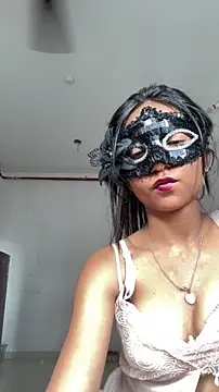 Snapshot of MidnightLoversX chatting on 2, 5, 2026 MidnightLoversX online show from 2, 5, 2026