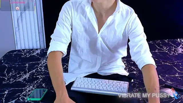 Snapshot of Danteandviolete_cr chatting on 2, 5, 2026 Danteandviolete cr online show from 2, 5, 2026