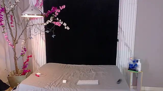 Danteandviolete cr online show from 13, 3, 2026