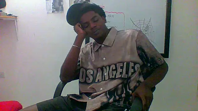Snapshot of charles_king chatting on 11, 5, 2026 charles king online show from 11, 5, 2026