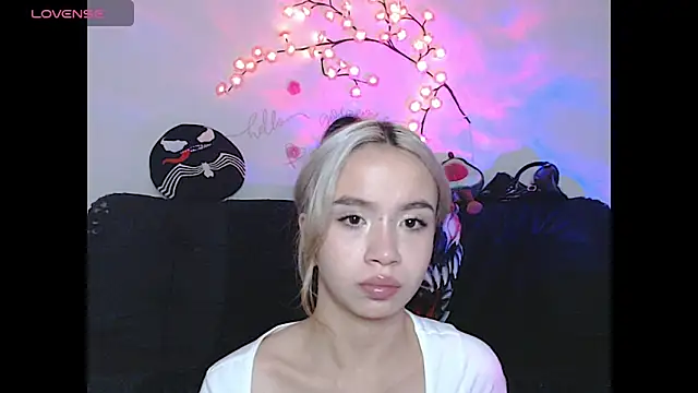 Snapshot of sweet_molly420 chatting on 2, 7, 2026 sweet molly420 online show from 2, 7, 2026