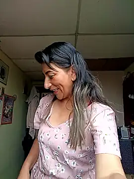 Lucia Rios online show from 5, 4, 2026