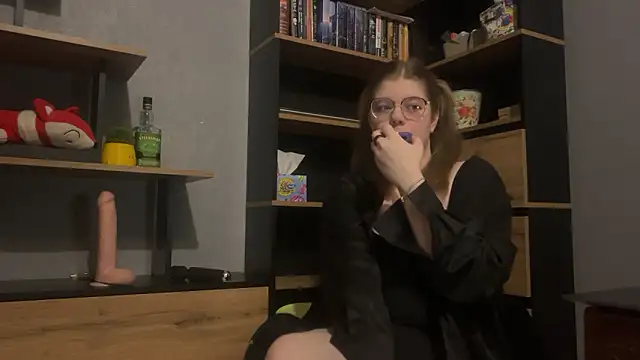 Amina Bloom online show from 5, 3, 2026