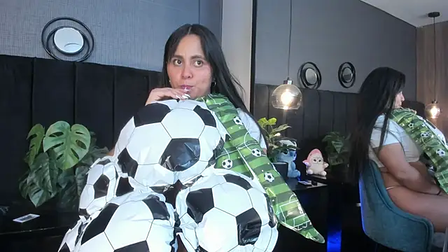 Snapshot of alejandra__garcia chatting on 14, 6, 2026 alejandra garcia online show from 14, 6, 2026