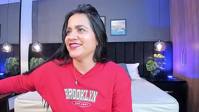 Snapshot of alejandra__garcia chatting on 7, 7, 2026 alejandra garcia online show from 7, 7, 2026