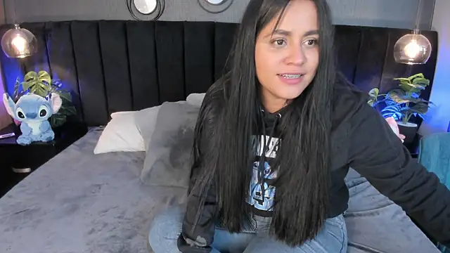 Snapshot of alejandra__garcia chatting on 16, 6, 2026 alejandra garcia online show from 16, 6, 2026