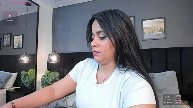 Snapshot of alejandra__garcia chatting on 18, 7, 2026 alejandra garcia online show from 18, 7, 2026