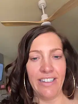 hollyharmd online show from 5, 4, 2026