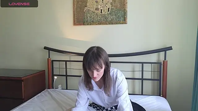 Tender Swan online show from 24, 4, 2026