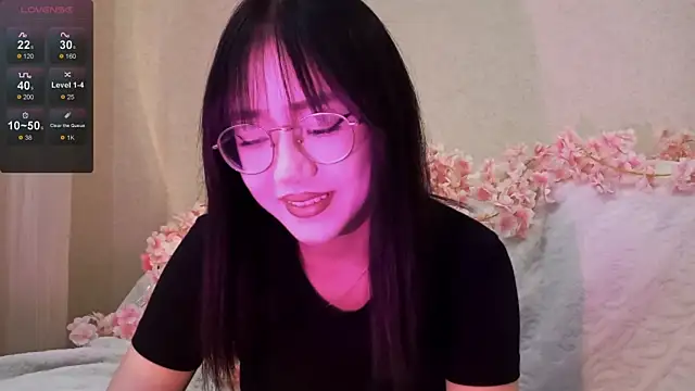 Snapshot of SolvedGlobe chatting on 19, 6, 2026 SolvedGlobe online show from 19, 6, 2026