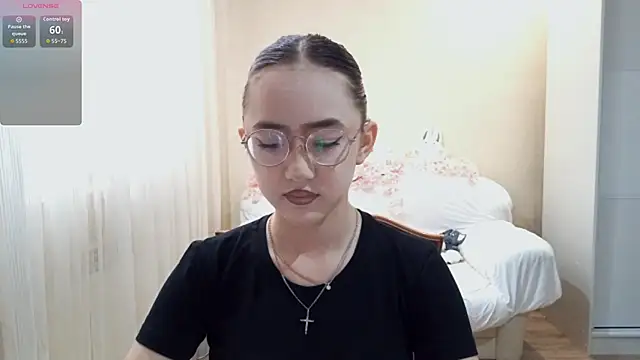 Snapshot of SolvedGlobe chatting on 30, 6, 2026 SolvedGlobe online show from 30, 6, 2026