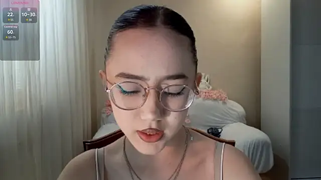 Snapshot of SolvedGlobe chatting on 3, 7, 2026 SolvedGlobe online show from 3, 7, 2026