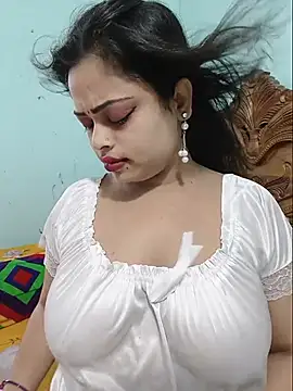 Snapshot of Beauty-3 chatting on 15, 7, 2026 Beauty-3 online show from 15, 7, 2026