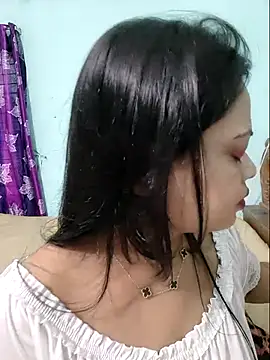 Snapshot of Beauty-3 chatting on 26, 4, 2026 Beauty-3 online show from 26, 4, 2026