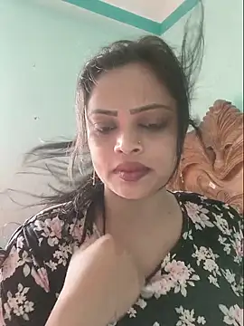 Snapshot of Beauty-3 chatting on 8, 6, 2026 Beauty-3 online show from 8, 6, 2026