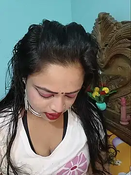 Snapshot of Beauty-3 chatting on 27, 5, 2026 Beauty-3 online show from 27, 5, 2026