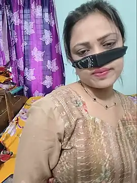 Snapshot of Beauty-3 chatting on 18, 5, 2026 Beauty-3 online show from 18, 5, 2026