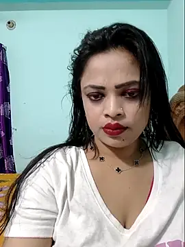 Snapshot of Beauty-3 chatting on 6, 5, 2026 Beauty-3 online show from 6, 5, 2026