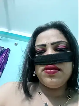 Snapshot of Beauty-3 chatting on 24, 4, 2026 Beauty-3 online show from 24, 4, 2026