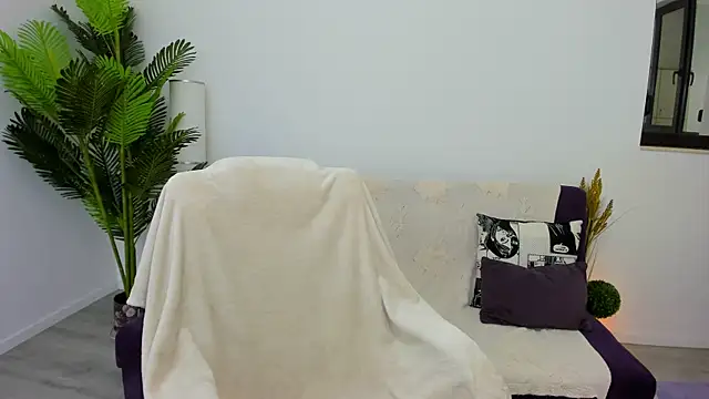 Karinna Shine online show from 3, 3, 2026