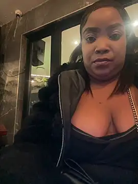 Snapshot of friendlybitch22 chatting on 6, 5, 2026 friendlybitch22 online show from 6, 5, 2026
